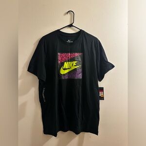 Nike Mens T-Shirt Size L New with tags